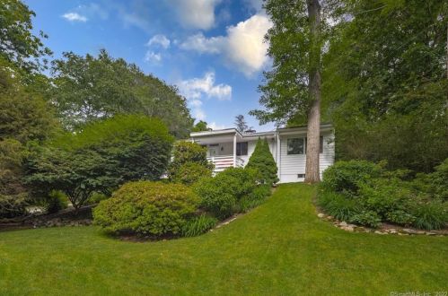 18 Princes Pine Rd, Norwalk, CT 06850 exterior