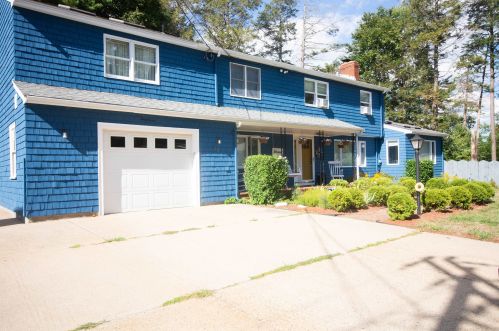 43 Evergreen Dr, Seabrook, NH 03874 exterior