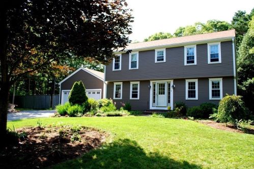 8 Bunker Cir, Sandwich, MA 02563 exterior