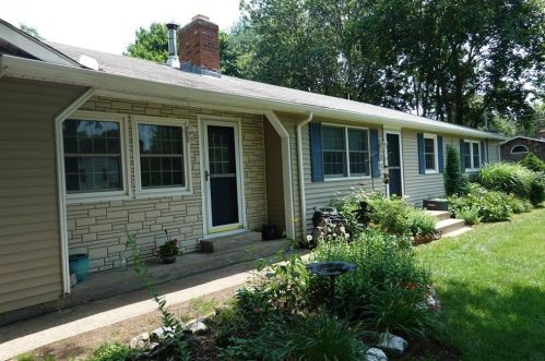 38 Greenwood Rd, North Kingstown, RI 02852 exterior