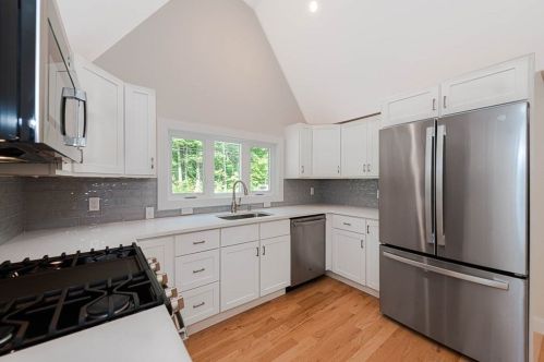 135 Cutler Rd, Hamilton, MA 01982 exterior