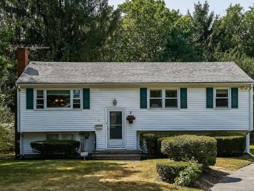 31 Greenbriar Rd, Brockton, MA 02301 exterior