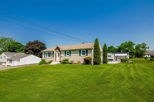 31 Riverdale Rd, Westerly, RI 02891 exterior