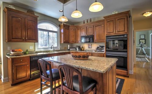 1416 Monroe Tpke, Upper Stepney, CT 06468 exterior