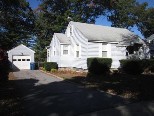 5 Kent St, Lawrence, MA 01843 exterior