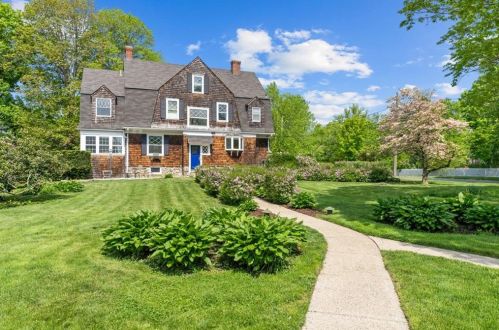 100 Kenyon Ave, Warwick, RI 02886 exterior