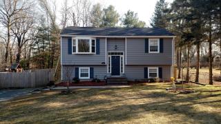 269 Oak Hollow Rd, Springfield, MA 01128 exterior