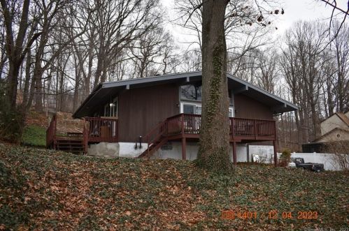 20 Terese Rd, Beacon Falls, CT 06403 exterior
