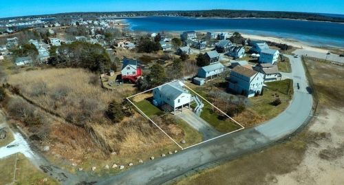 4 Pond St, Wareham, MA 02571 exterior