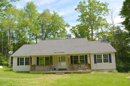 17 Red Water Rd, Croydon, NH 03773 exterior
