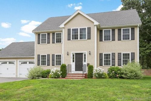 55 Fletcher Rd, Woburn, MA 01801 exterior