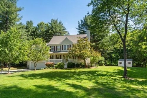 3 Powow Cove Ln, Amesbury, MA 01913 exterior