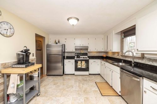 10 Stephanie Ln, Bridgewater, MA 02324 exterior