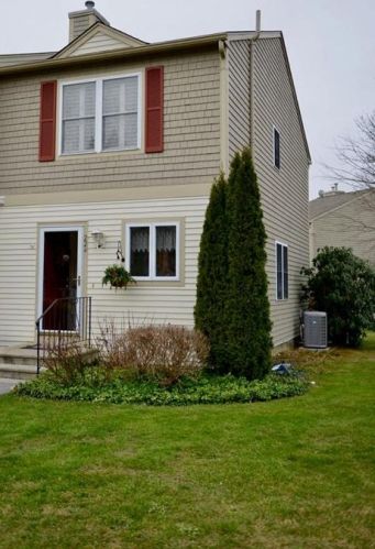 224 Fairway Dr, Coventry, RI 02816 exterior