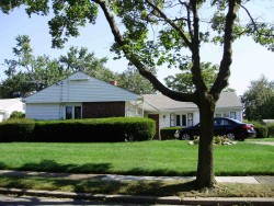 39 Mosman St, Newton, MA 02465 exterior