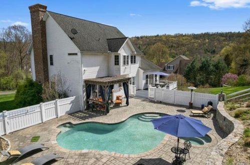 24 Bonna St, Beacon-Falls, CT 06403 exterior