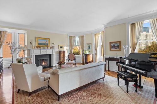 345 Beacon St, Roxbury-Xing, MA 02108 exterior