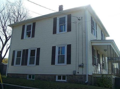 160 Division St, Woonsocket, RI 02895 exterior