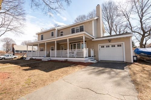 12 Witham St, Lynnfield, MA 01940 exterior