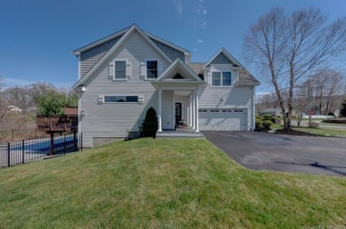 2 Fieldstone Ln, Southington, CT exterior