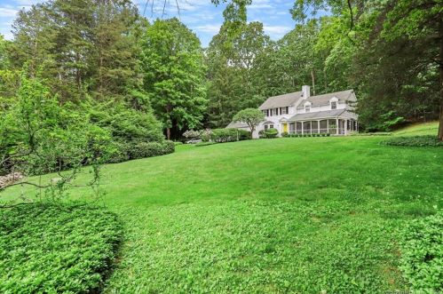 165 Colonial Rd, New Canaan, CT 06840 exterior