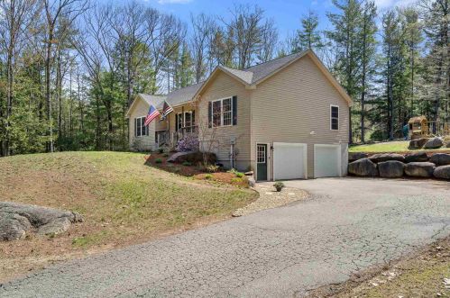 987 Deering Center Rd, Weare, NH 03281 exterior