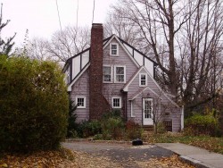 18 Weldon Rd, Newton, MA 02458 exterior
