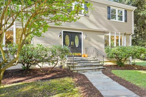 41 Cranbury Rd, Norwalk, CT 06851 exterior
