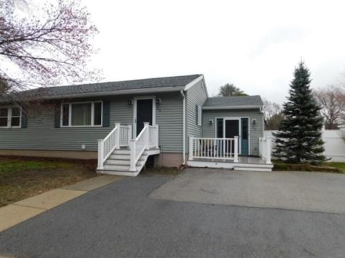 23 Gardner St, Salisbury Beach, MA 01952 exterior