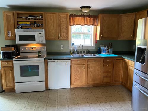 31 Elm Ln, Windsor, ME 04363 exterior