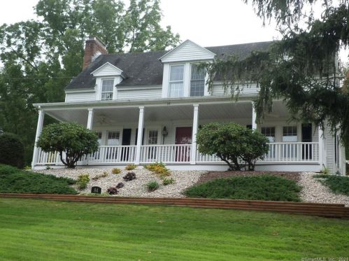 84 Hackmatack St, Manchester, CT 06040 exterior