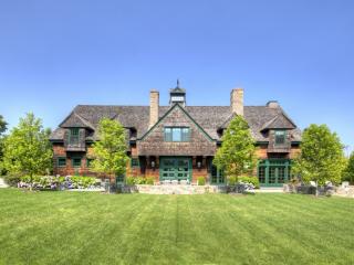20 Wickham Rd, Newport, RI 02840 exterior