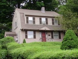 18 Rockland Pl, Newton, MA 02464 exterior