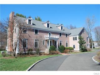 2 Viking Grn, Westport, CT 06880 exterior