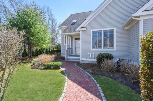 31 Quinns Way, Mashpee, MA 02649 exterior