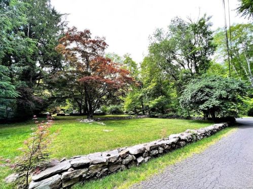 64 Cedar Rd, Wilton, CT 06897 exterior