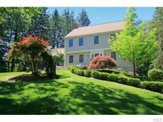 153 Hanover Rd, Newtown, CT 06470 exterior
