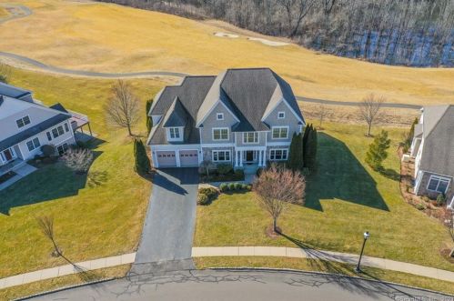 1 Carnoustie Cir, Bloomfield, CT 06002 exterior