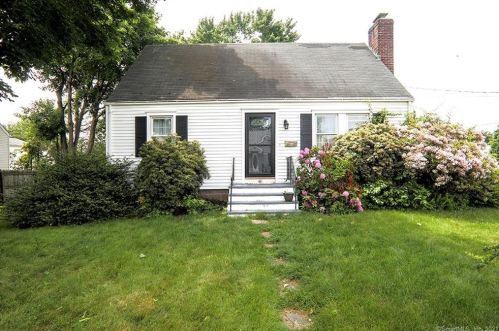 67 Magnolia Ave, Norwalk, CT 06850 exterior
