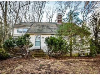 323 Singletary Ln, Framingham, MA 01702 exterior