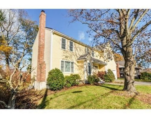 245 Riverside Dr, Dedham, MA 02026 exterior