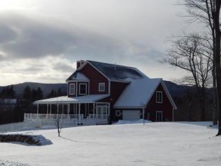 57 Meadow Rd, Newbury, NH 03255 exterior
