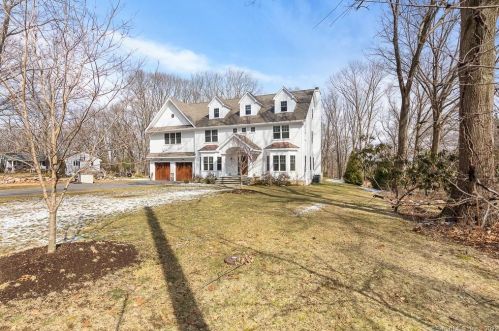 18 Ox Yoke Ln, Norwalk, CT 06851 exterior