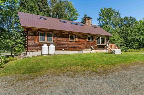 429 Lancaster Rd, Northumberland, NH 03582 exterior