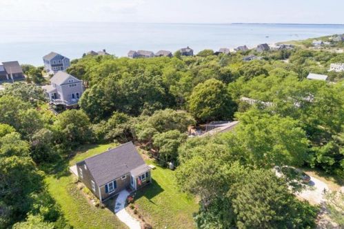 21 Beach Plum Ln, Eastham, MA 02642 exterior