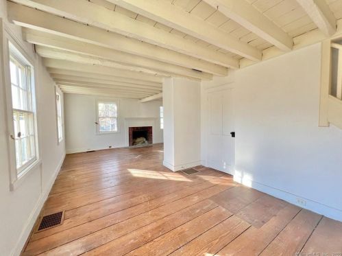 215 Ridgebury Rd, Ridgefield, CT 06877 exterior