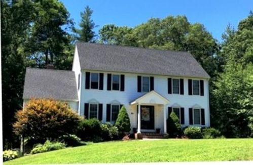 20 Cadman Rd, Mendon, MA 01756 exterior