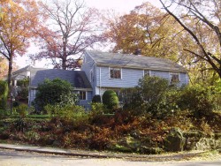 212 Grant Ave, Newton, MA 02459 exterior