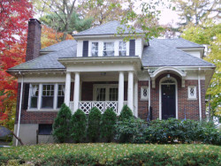 15 Burr Rd, Newton, MA 02459 exterior