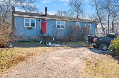 28 Azalea Rd, Narragansett, RI 02882 exterior